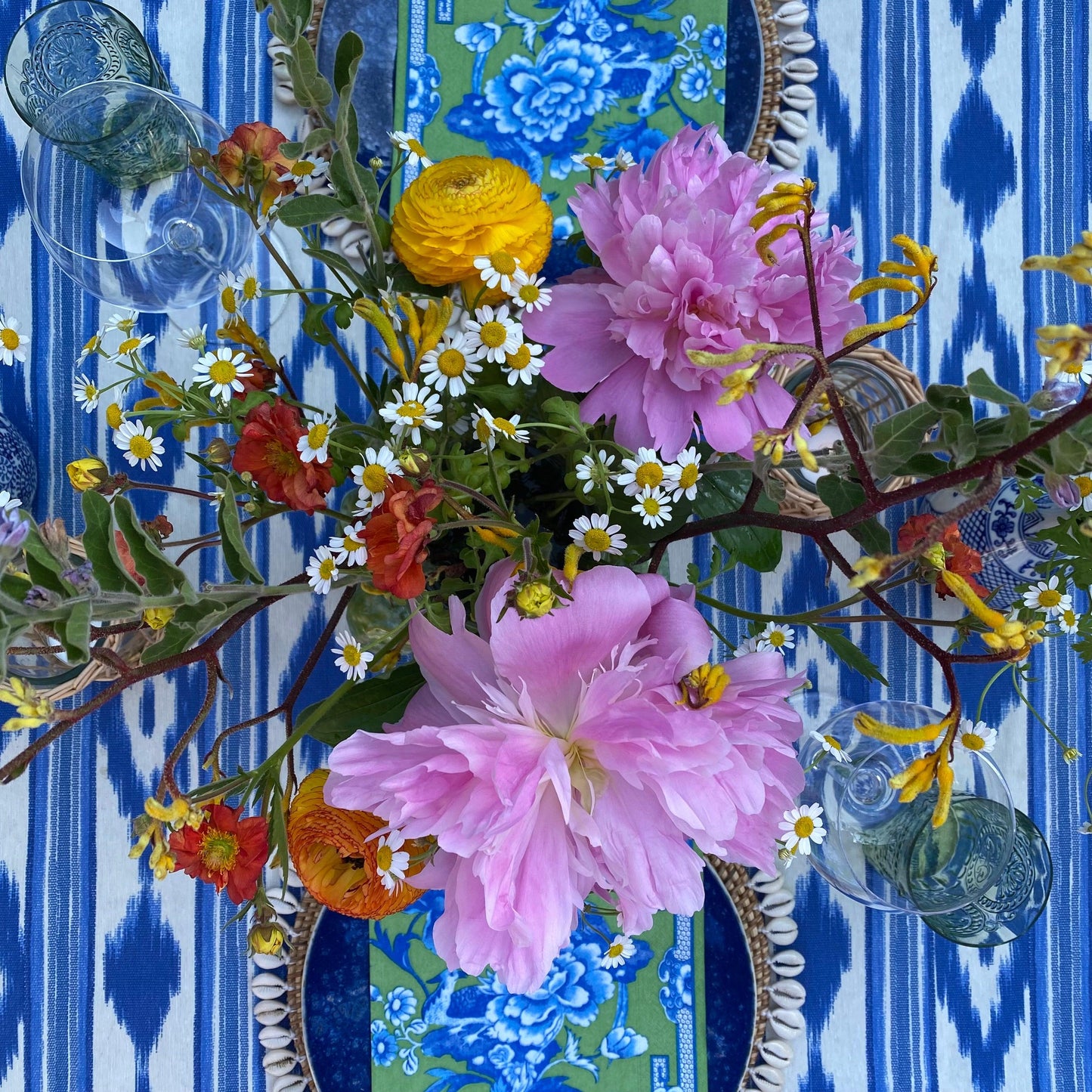 Waterafstotend tafelkleed kobalt blauwe ikat - Frank Styling