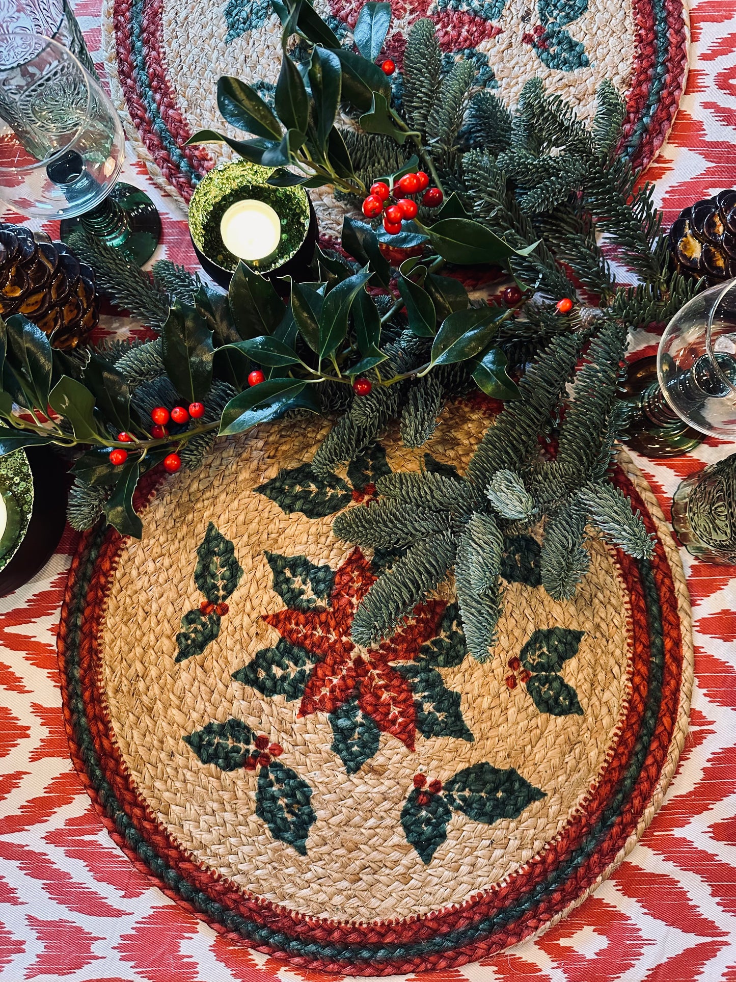 Jute placemat met kerstster en hulstblaadjes