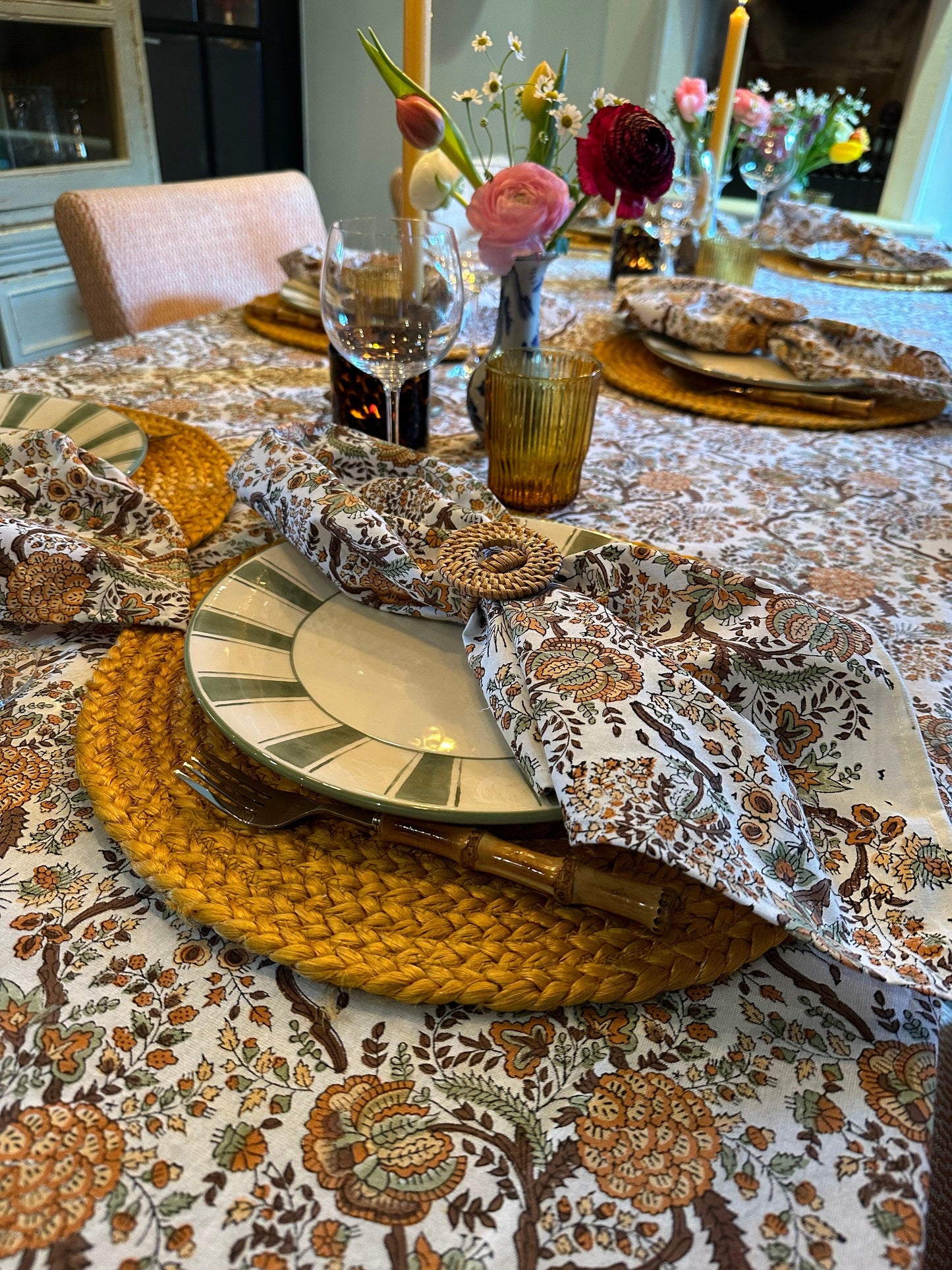 Katoenen servetten blockprint bruine takjes met oranje bloemetjes - Frank Styling