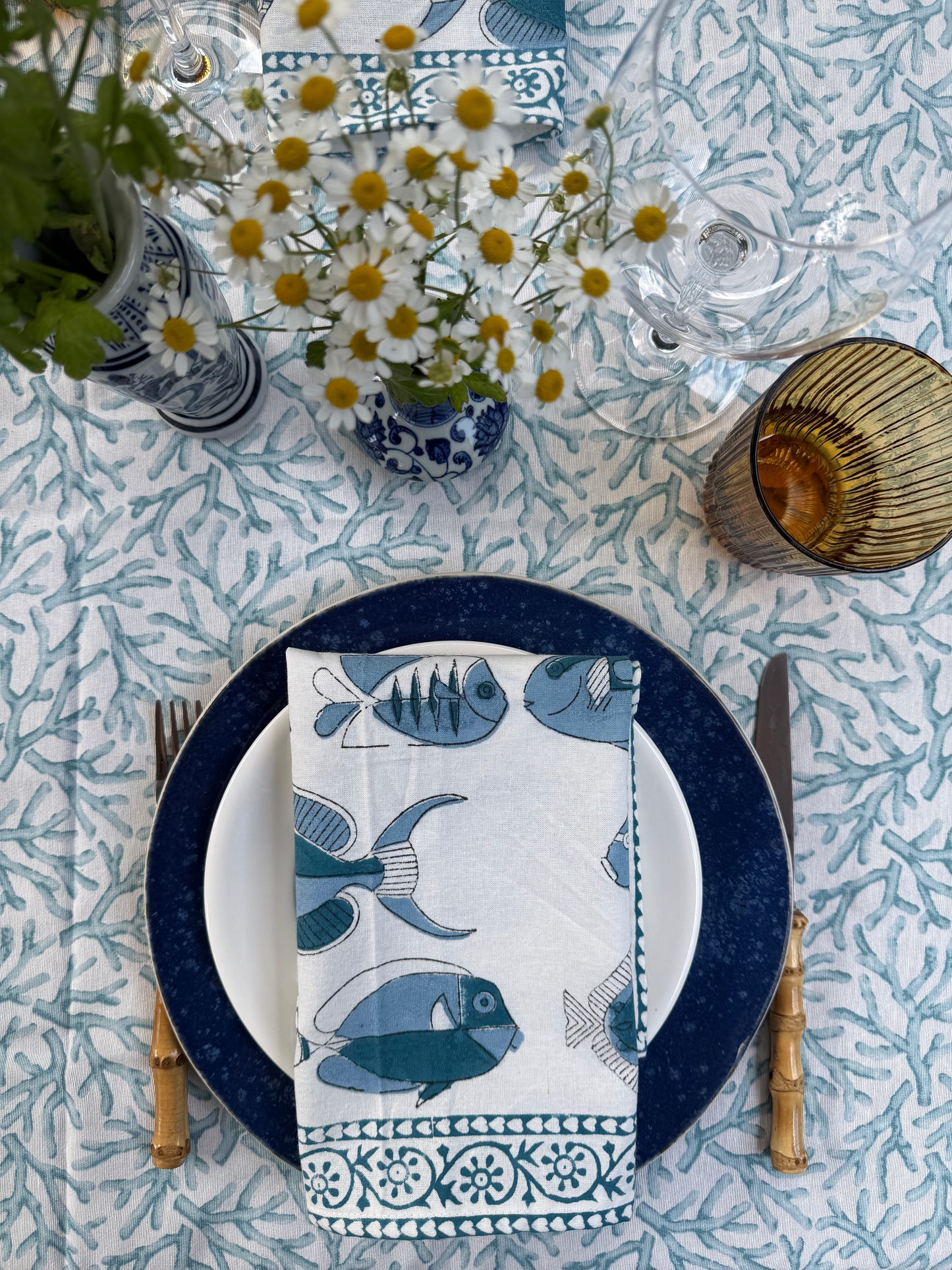 Tafelkleed koraalprint licht blauw/ aqua