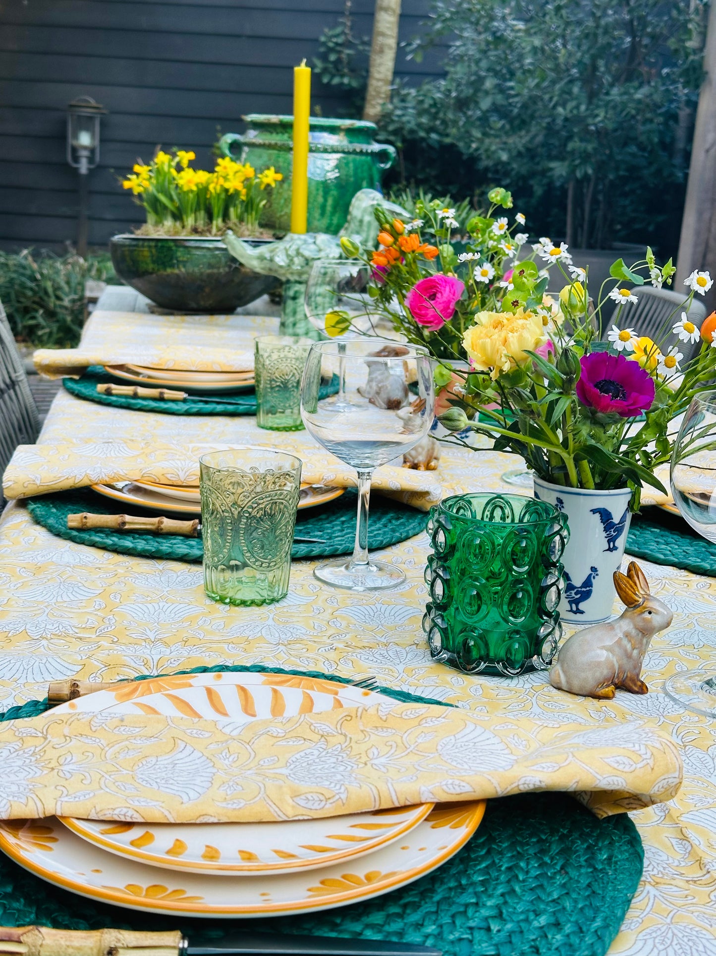 Tafelkleed Indiase blockprint geel met witte bloemen