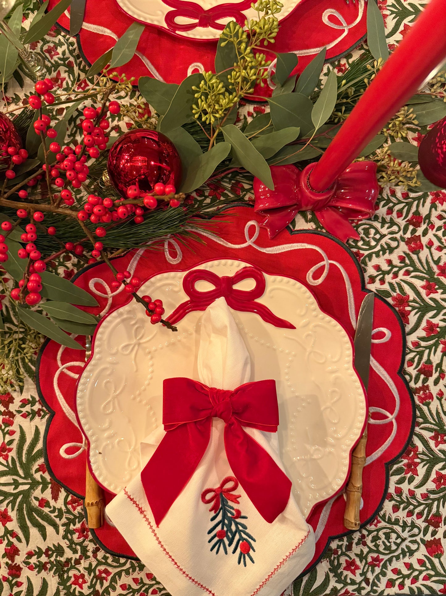 Witte kerstservetten (set van 2) met geborduurde dennentak