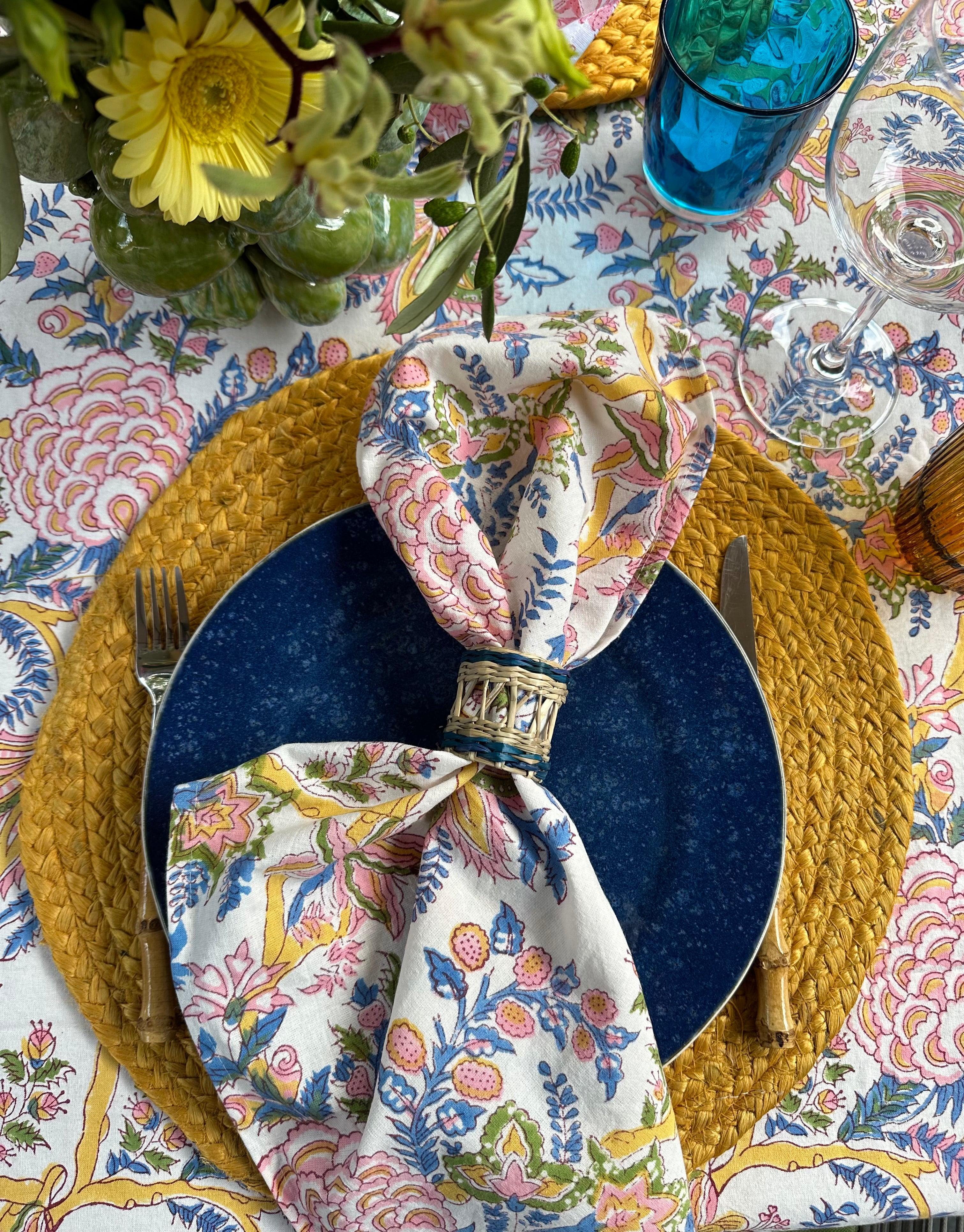 Katoenen servetten wit met blauwe, gele en roze bloemen - Frank Styling