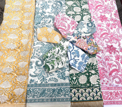 Katoenen servetten blockprint licht geel met witte bloemen - Frank Styling