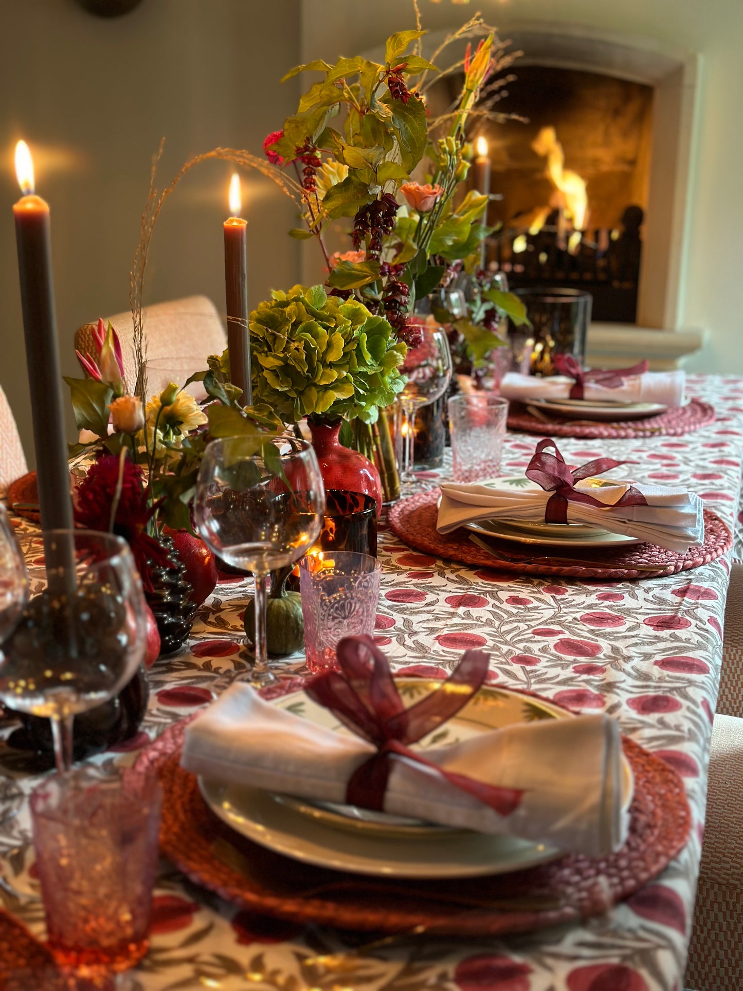 Tafelkleed Indiase blockprint frambooskleurige granaatappel