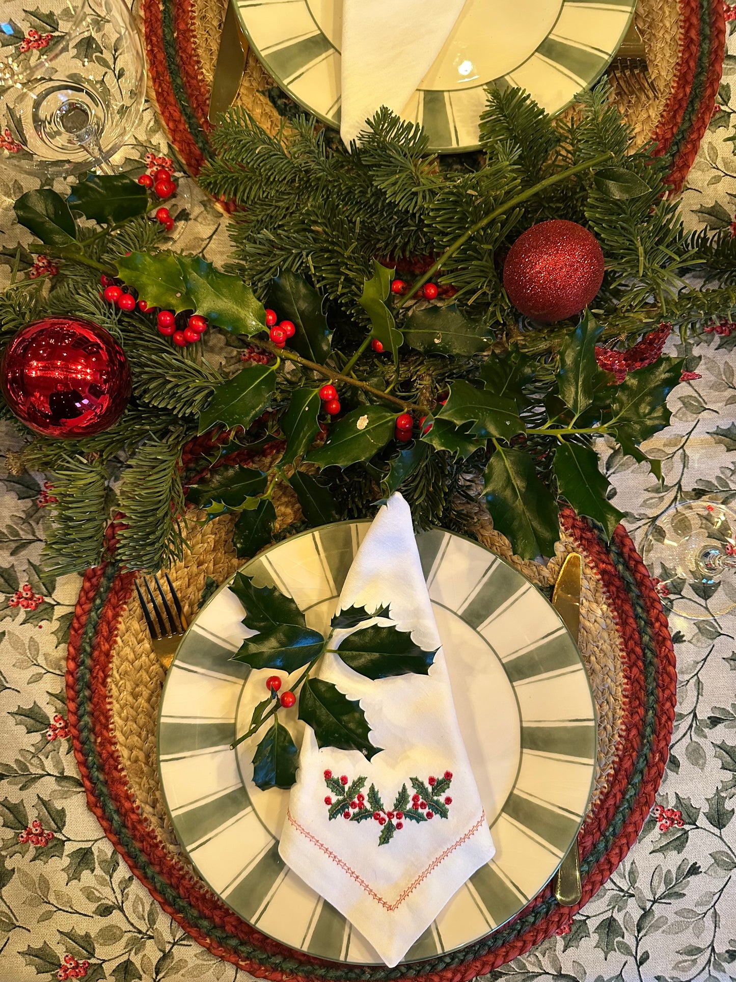 Tafelkleed hulst met rode besjes