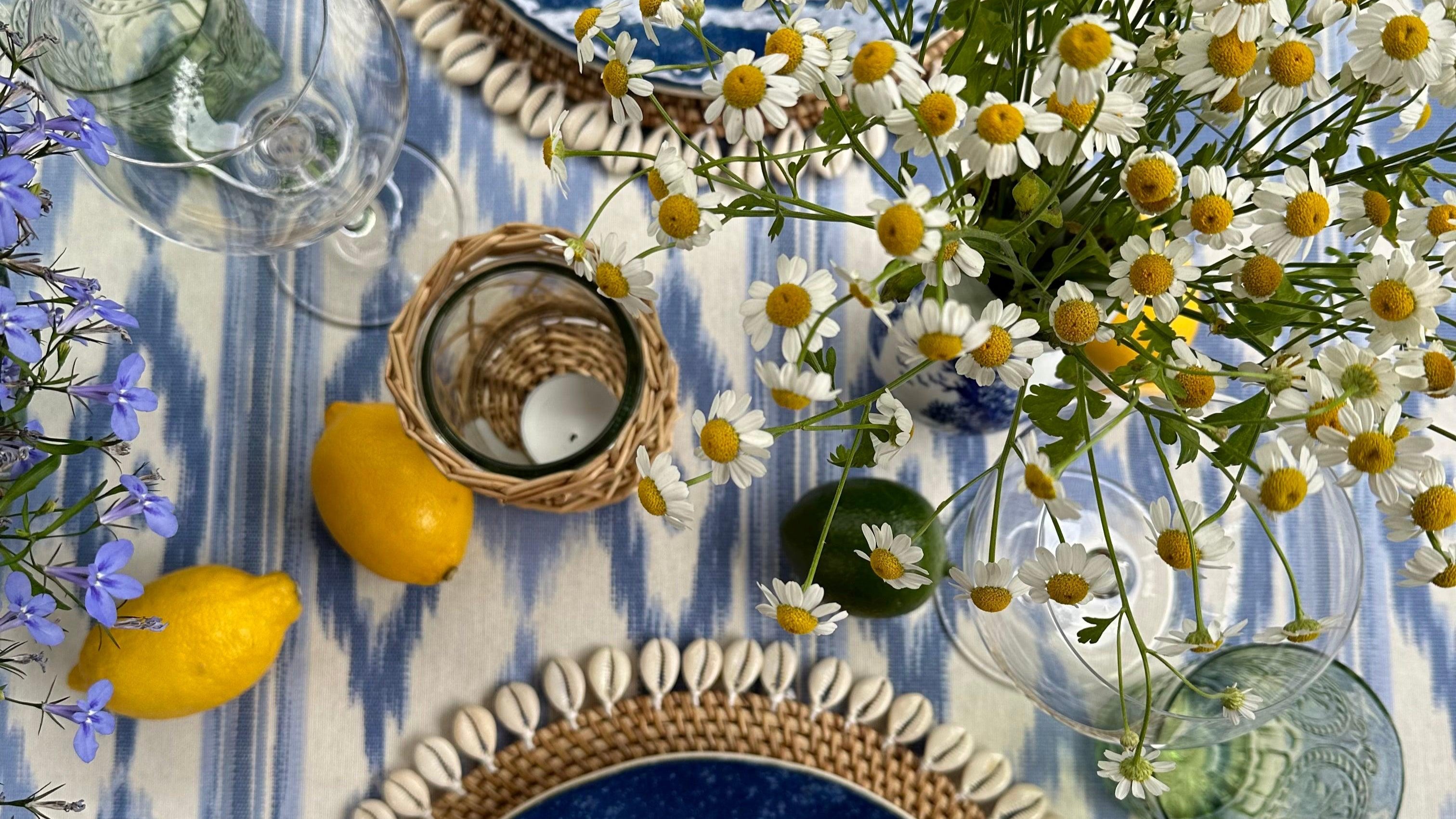 Waterafstotend tafelkleed licht blauwe ikat - Frank Styling