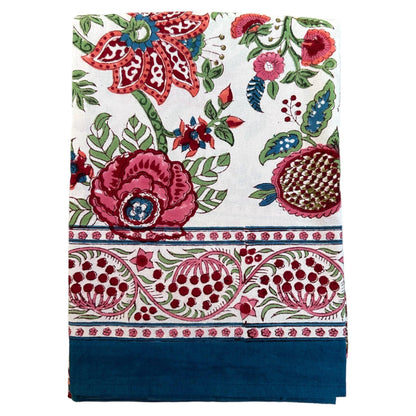 Tafelkleed Indiase blockprint wit met frambooskleurige bloemen en groene takken - Frank Styling